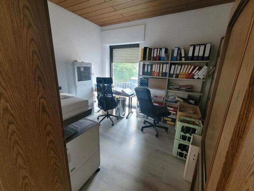 Arbeiten und Wohnen, großzügige Villa zur gewerblichen Nutzung