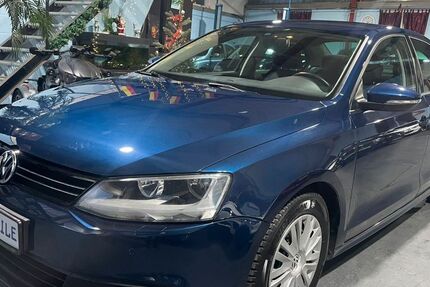 VW Jetta 127.000 km 8.490 &euro; Bottrop 46238