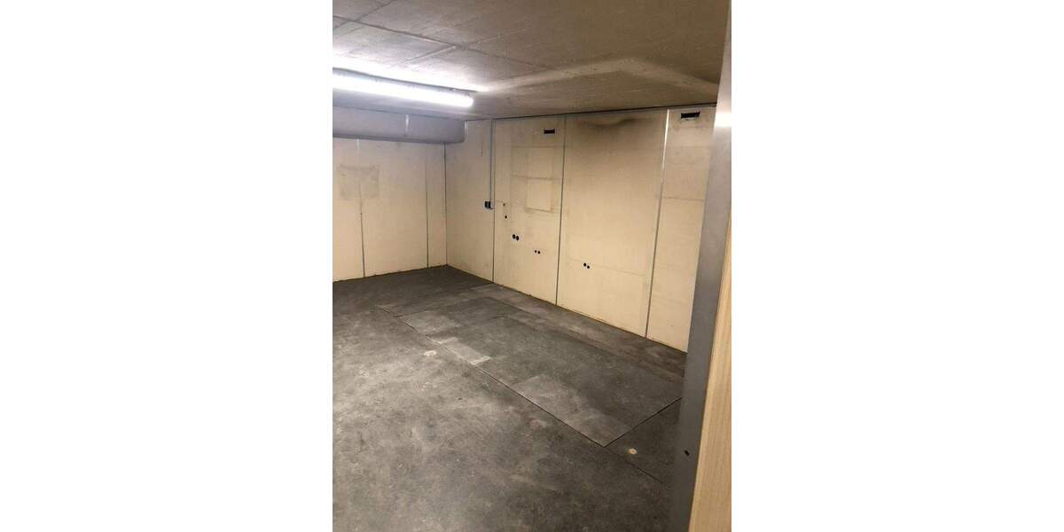 Sehr gepflegtes Ladenlokal in unmittelbarer Nähe zu Aldi zimmer