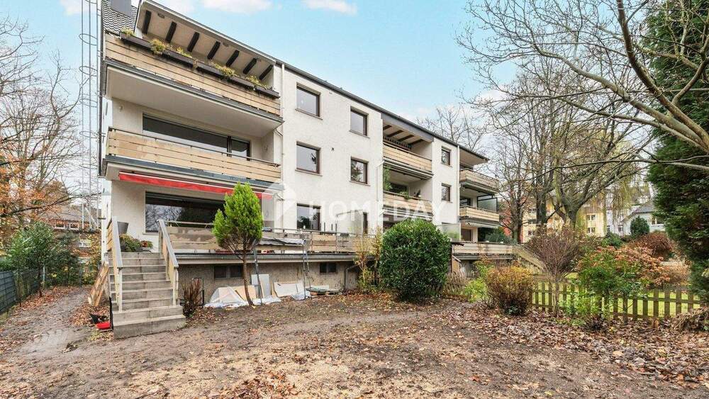 Großzügige 115 m² Etagenwohnung mit zusätzlichem DG-Zimmer, Loggia und sofortiger Bezugsfreiheit 3 zimmer