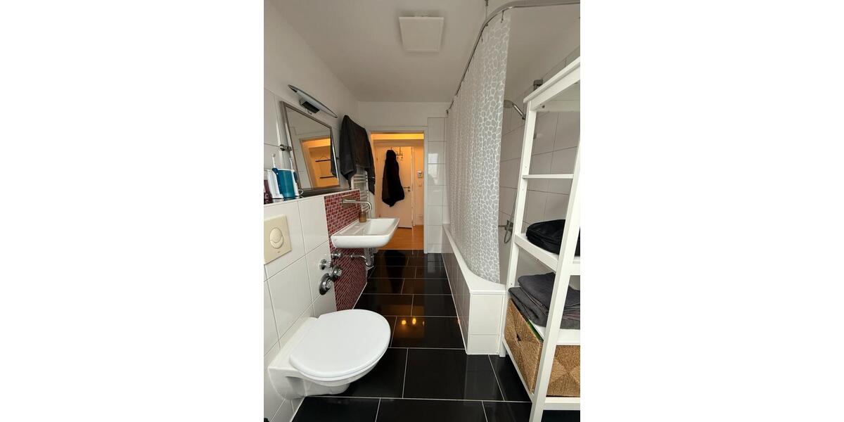 Dachgeschoßwohnung Duisburg Duisburg-Mitte - 3.5 Zimmer, 65 m&sup2;, 119.000&euro; | Angebot:25908168
