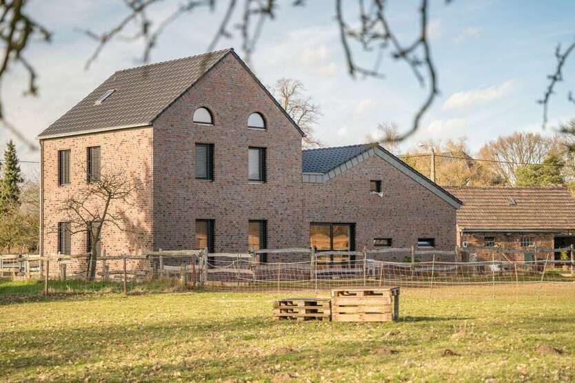 Haus zum Kaufen in Wesel 1.100.000 € 230 m²