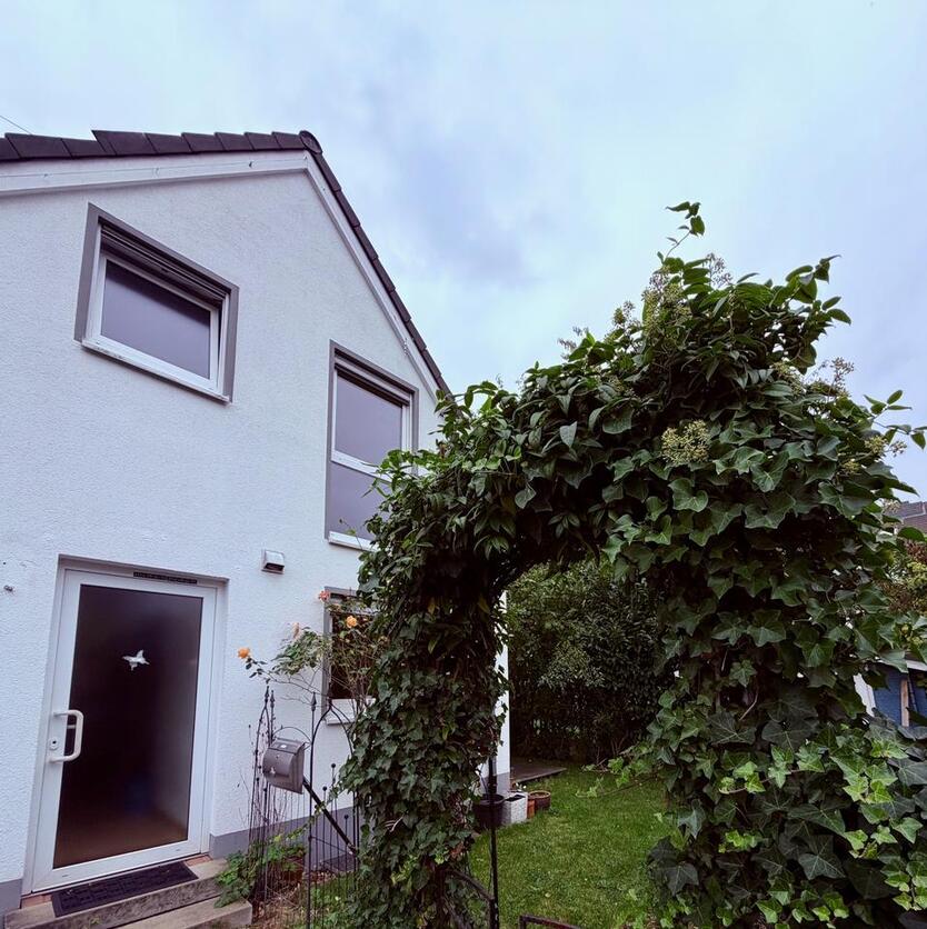 Einfamilienhaus mit Garten und Garage zimmer