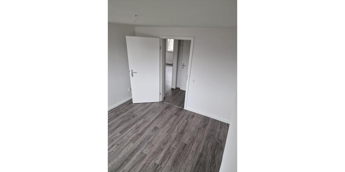 Etagenwohnung Duisburg Mittelmeiderich - 3 Zimmer, 74 m&sup2;, 630&euro; | Angebot:25614422