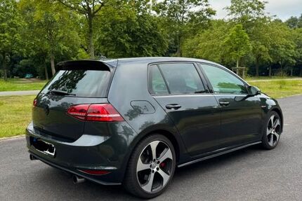 VW Golf 157.000 km 15.700 &euro; Duisburg 47226