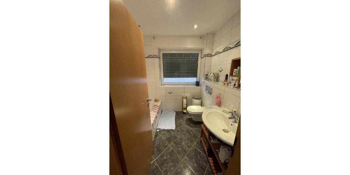 Geräumige 2-Zimmer-DG-Wohnung mit Galerie & Balkon in bester Wohnlage von Rheinberg 2 zimmer