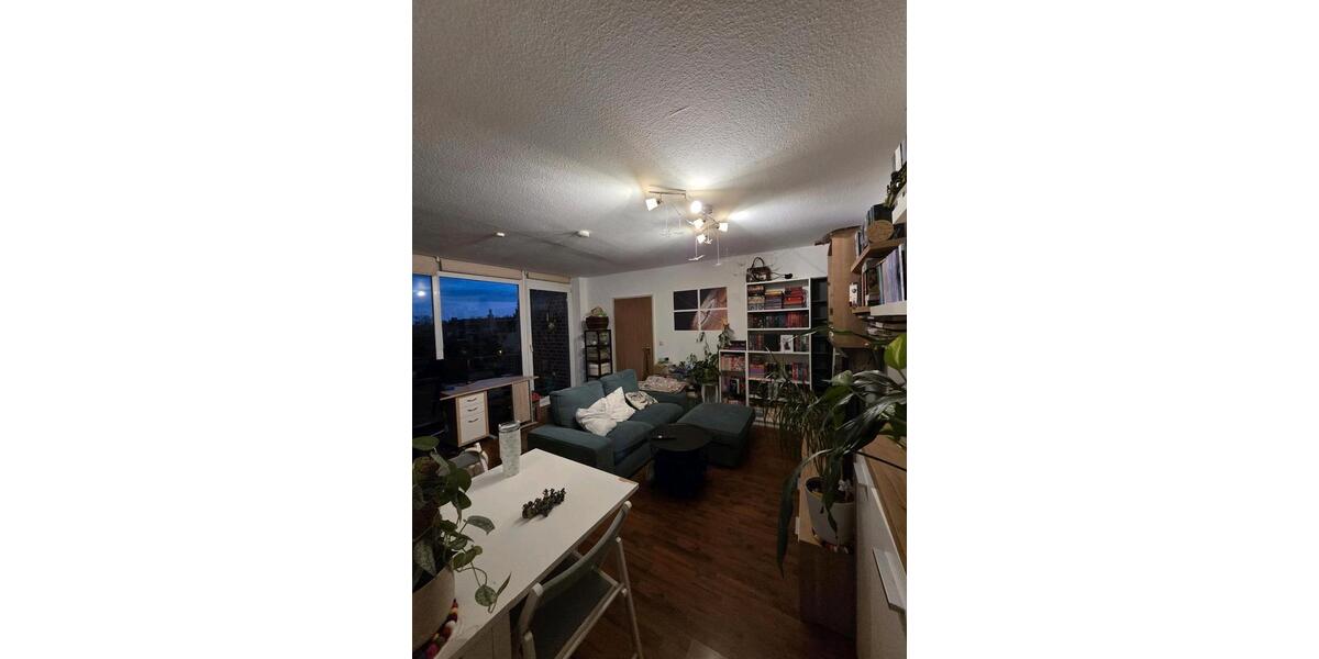 Klein Dachgeschosswohnung in der 4.Etage 2.5 zimmer