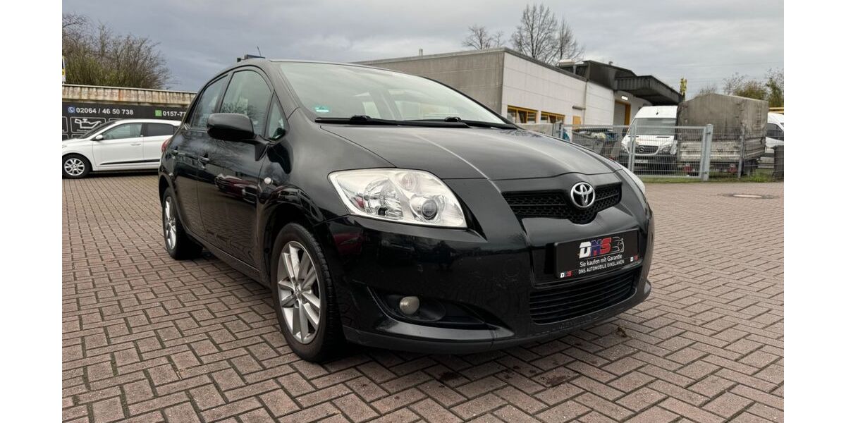 Toyota Auris 187.140 km 4.990 &euro; Dinslaken 46537