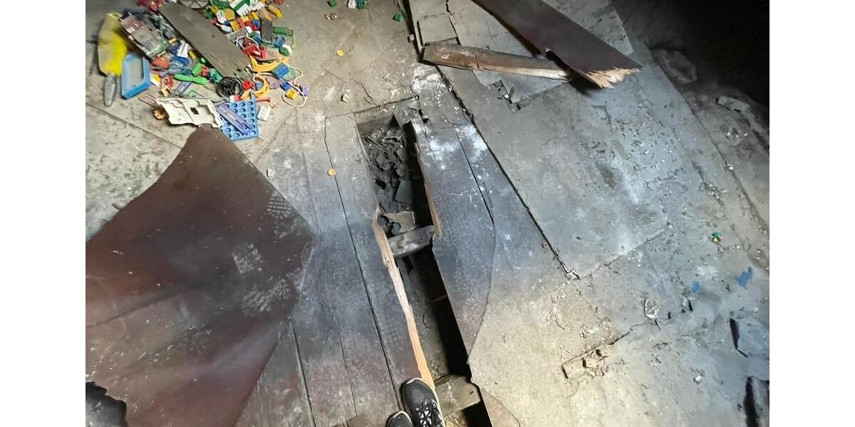 Dachgeschossrohlung zum Ausbau 2 Wohnungen-Dachneubau notwnedig 5 zimmer