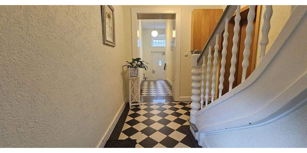 Etagenwohnung Essen Huttrop - 3 Zimmer, 87 m&sup2;, 250.000&euro; | Angebot:25631079