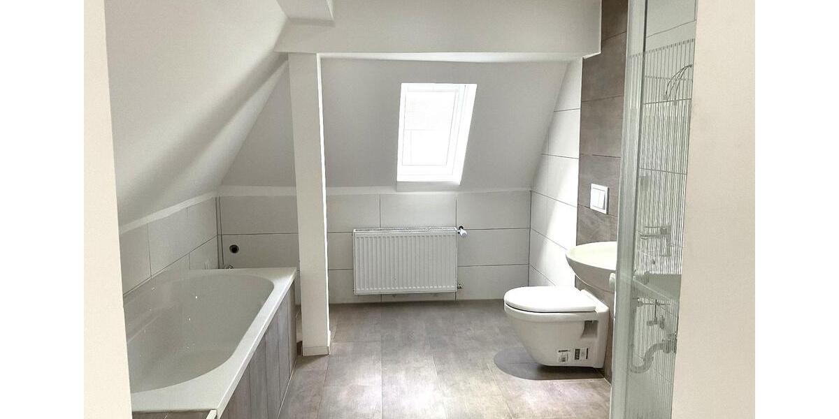 Kernsanierte Wohnung ab sofort frei,Erstbezug alles Neu! 4.5 zimmer