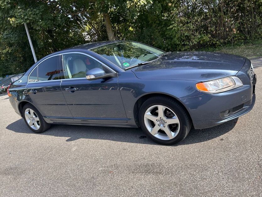 Volvo S80 167.000 km 9.200 € Düsseldorf 40231
