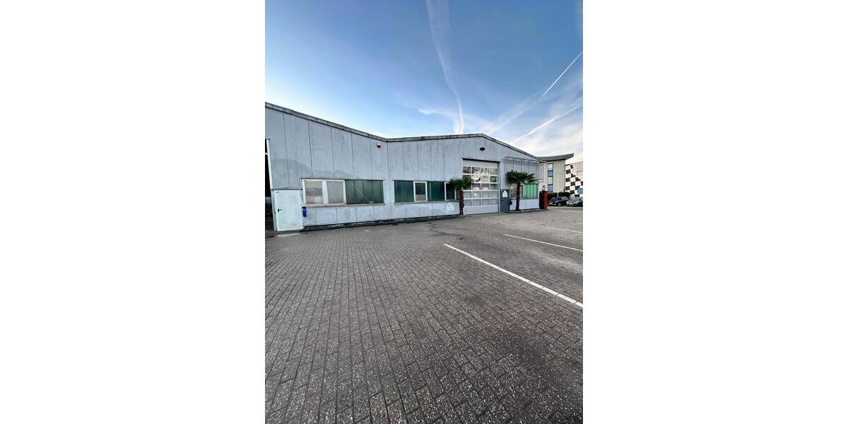 Zwei Gewerbehallen (ehem. Kfz-Werkstatt) in Dorsten-Wulfen zimmer