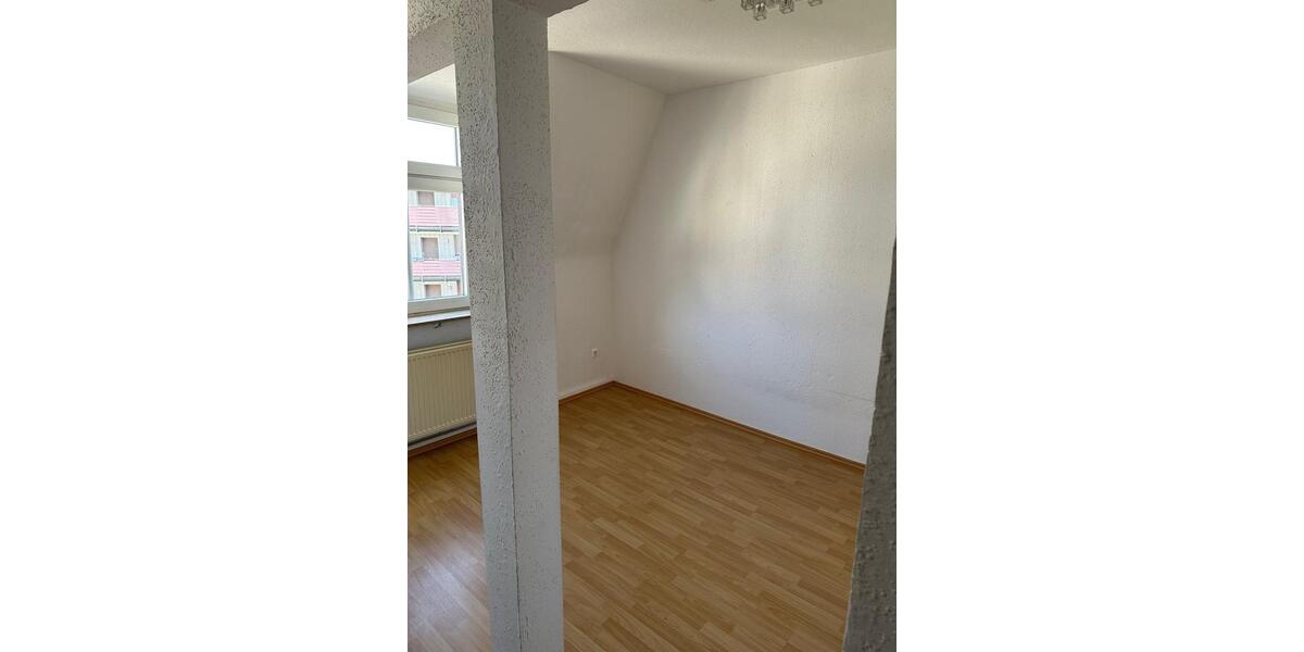 Dachgeschoßwohnung Oberhausen Osterfeld - 2 Zimmer, 70 m&sup2;, 400&euro; | Angebot:26178556