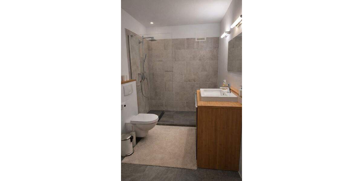 Etagenwohnung Krefeld Cracau - 3 Zimmer, 101 m&sup2;, 1.150&euro; | Angebot:25659232