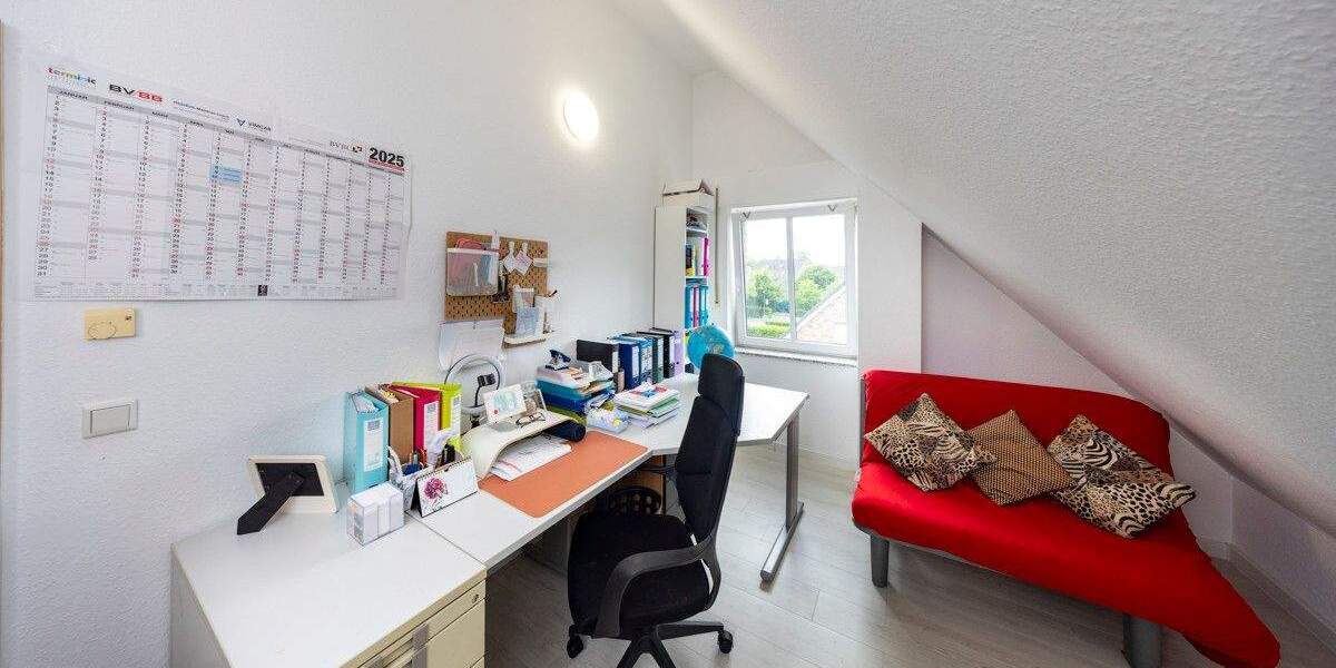 Reiheneckhaus mit 5 Zimmern und Garten in familienfreundlicher Lage von Osterath 5 zimmer