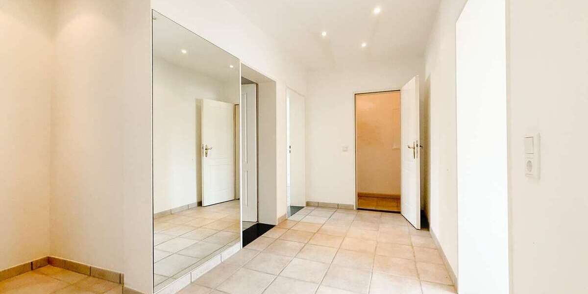 Etagenwohnung Düsseldorf Pempelfort - 1 Zimmer, 78 m&sup2;, 1.311&euro; | Angebot:26971486