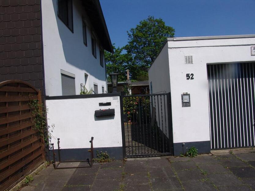 Freihstehendes Haus mit 9 Zimmer und 3 BadeZimmer