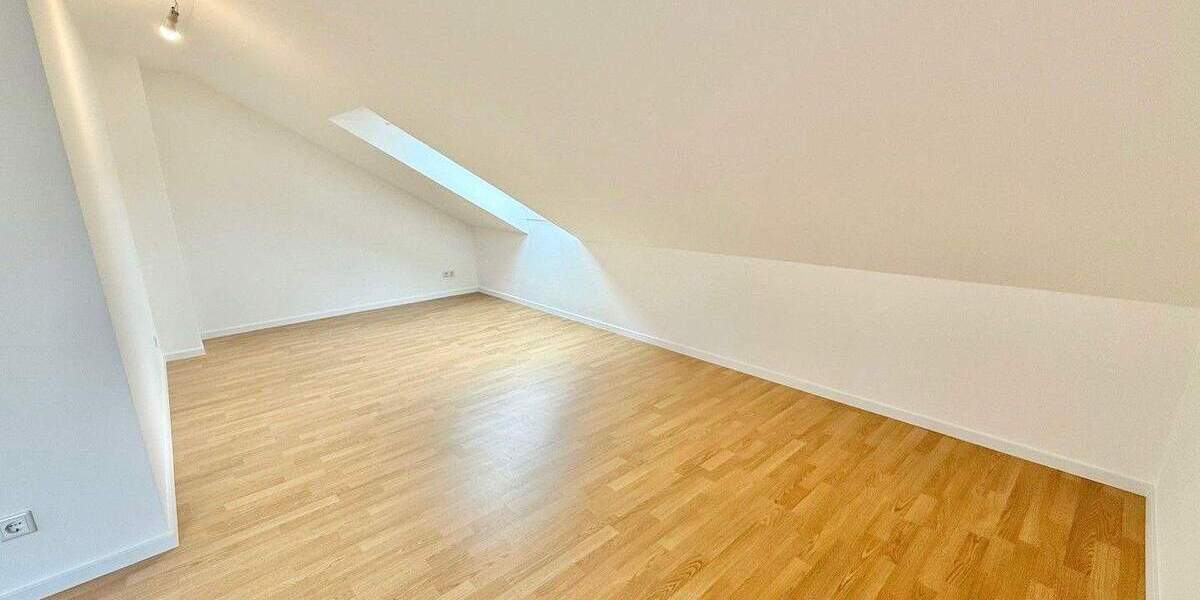 Doppelhaushälfte Düsseldorf Kaiserswerth - 8 Zimmer, 213 m&sup2;, 1.680.000&euro; | Angebot:25271300