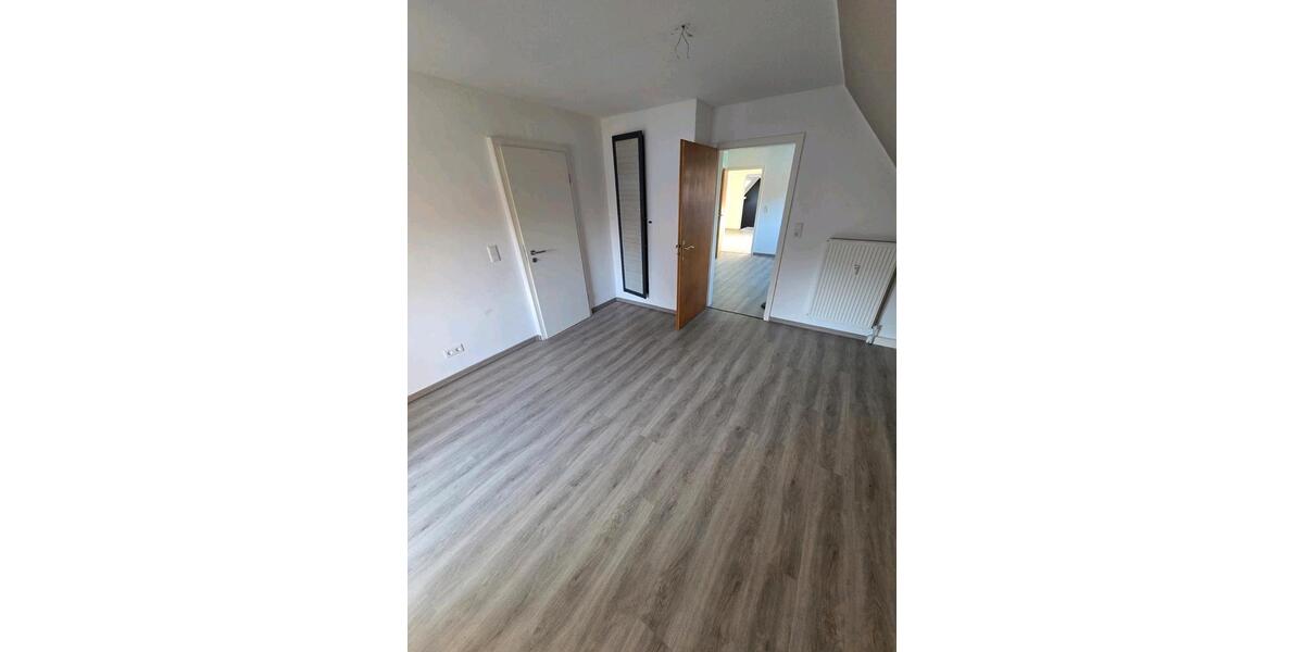 Dachgeschoßwohnung Sprockhövel - 3 Zimmer, 62 m&sup2;, 650&euro; | Angebot:25569587