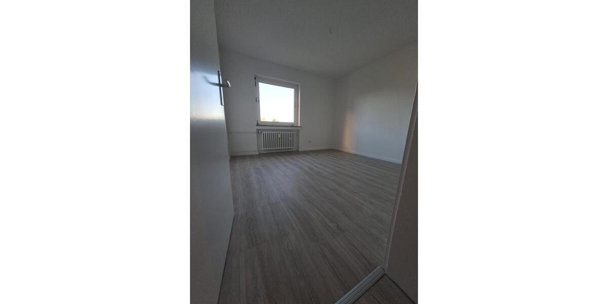 Etagenwohnung Duisburg Mittelmeiderich - 3 Zimmer, 78 m&sup2;, 790&euro; | Angebot:26381273
