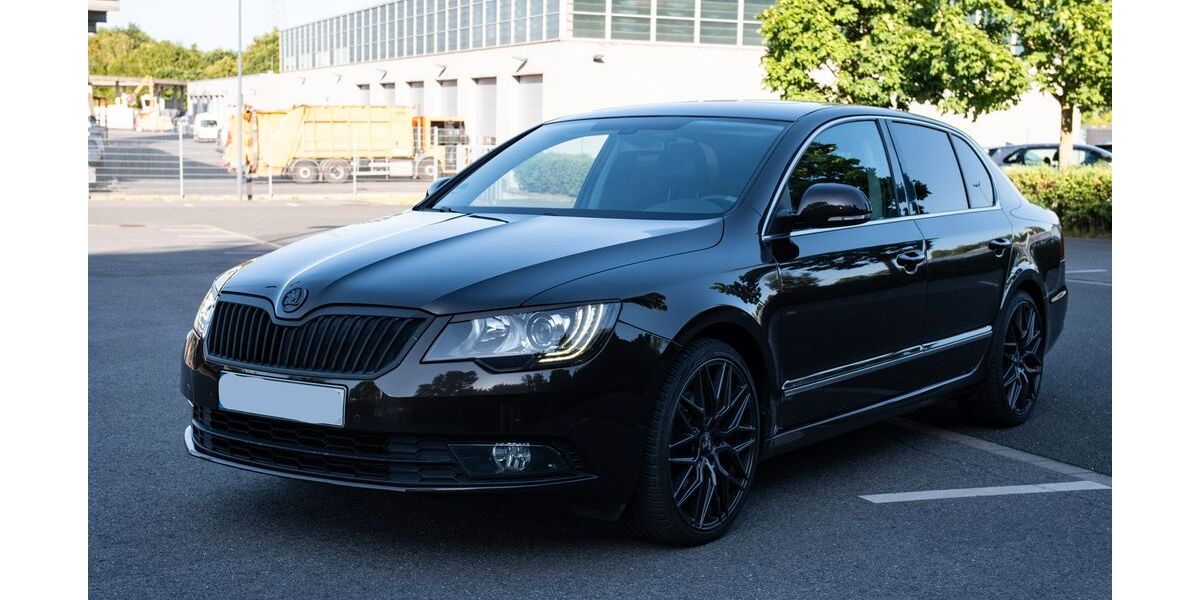 Skoda Superb 151.000 km 10.000 &euro; Marl 45768