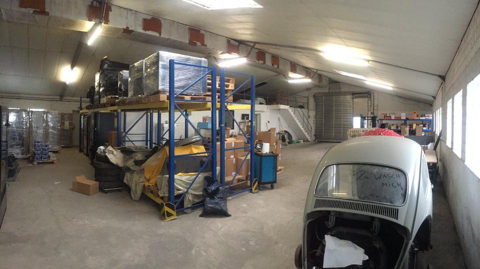 Gewerbe-Halle mit Sozialräumen, Büro, Küche und Dusche zimmer