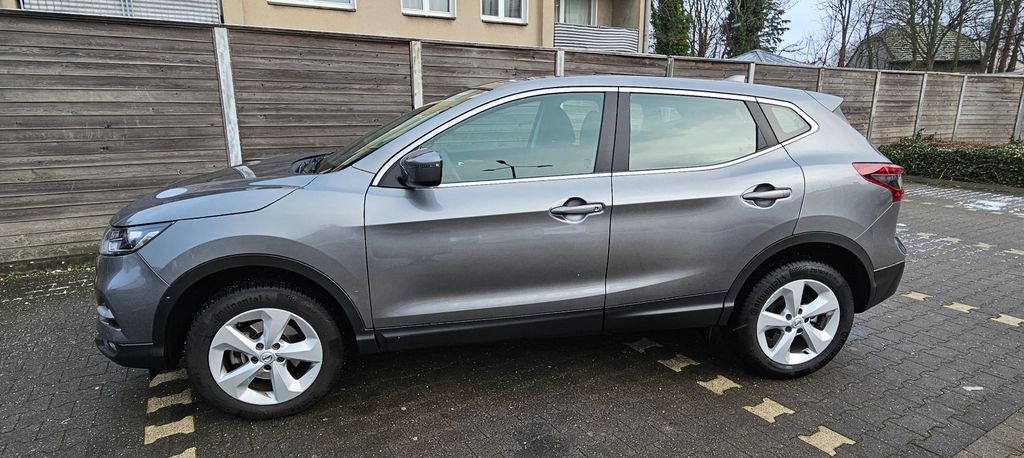 Nissan Qashqai 87.000 km 15.700 &euro; Oberhausen 46049