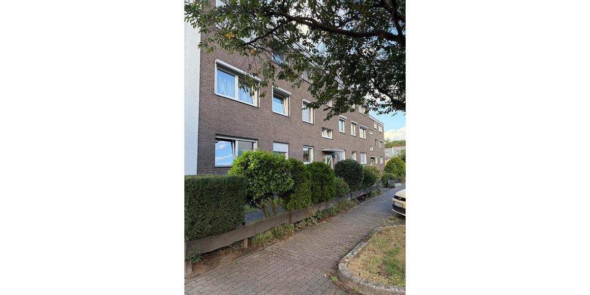 Ruhig gelegene, helle 2,5 Zimmer Wohnung mit Balkon und Garage zimmer