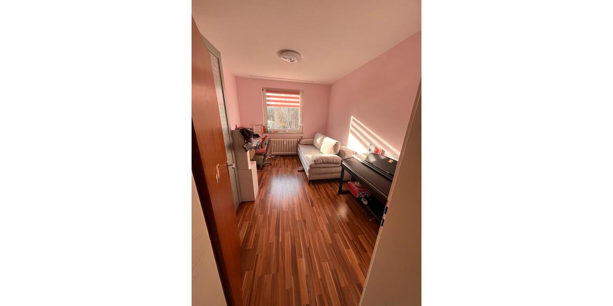 Helle 3,5-Zimmerwohnung mit EBK in RE-Hillerheide 3 zimmer