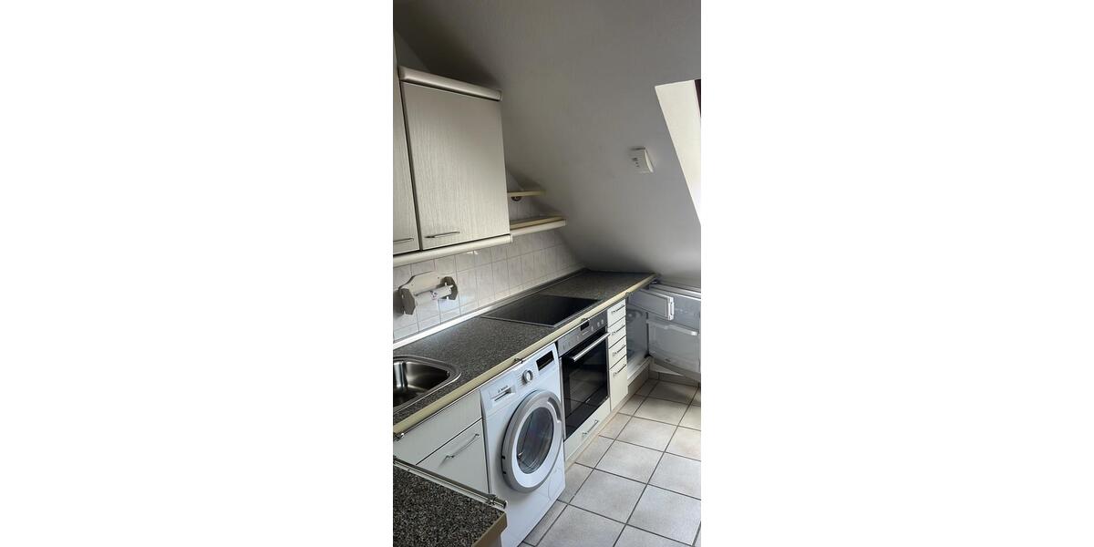 Dachgeschoßwohnung Duisburg Mittelmeiderich - 2 Zimmer, 46 m&sup2;, 707&euro; | Angebot:26395078