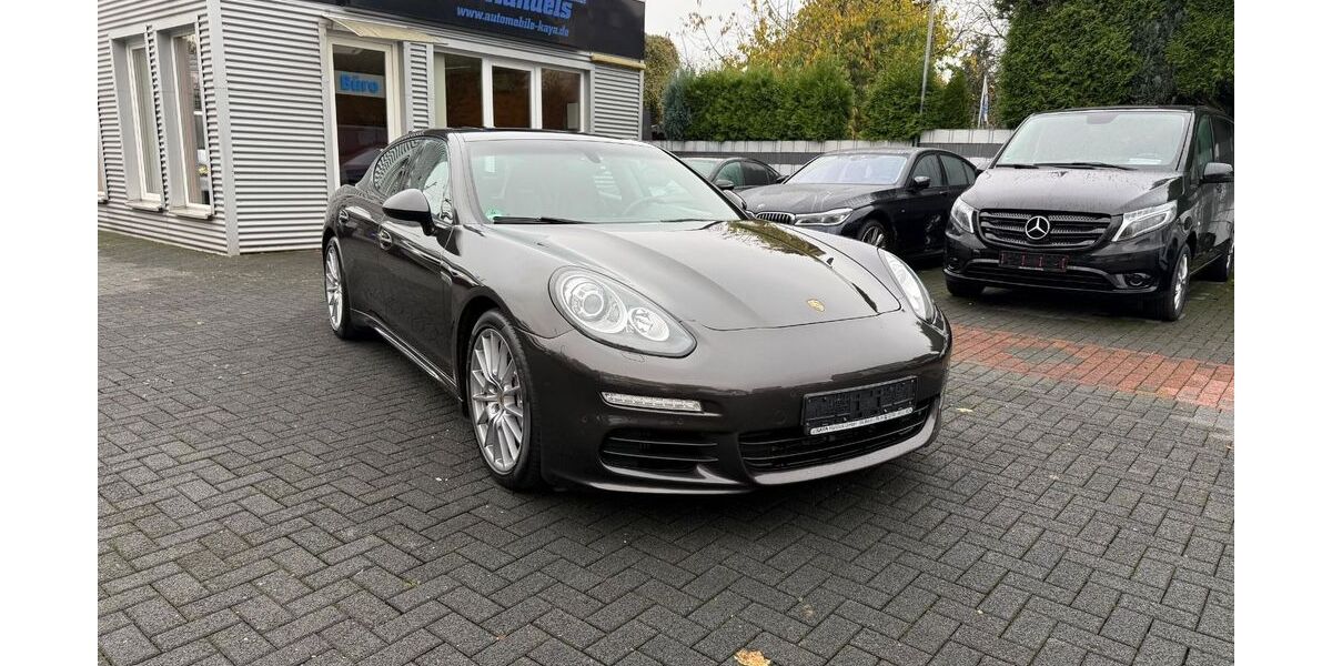 Porsche Panamera 200.000 km 24.900 &euro; Mülheim a.d. Ruhr 45476