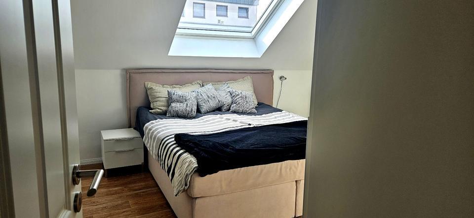 Große und helle Penthouse Wohnung zu verkaufen modernisiert zimmer