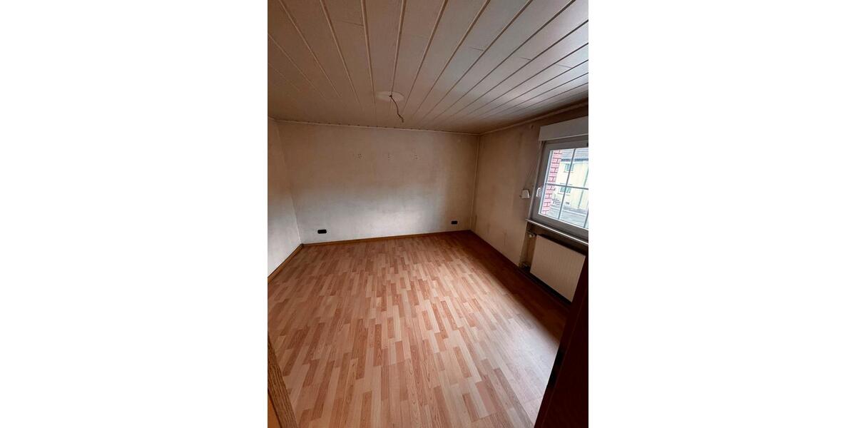 Reihenhaus Duisburg Hochheide - 3 Zimmer, 80 m&sup2;, 235.000&euro; | Angebot:26766270