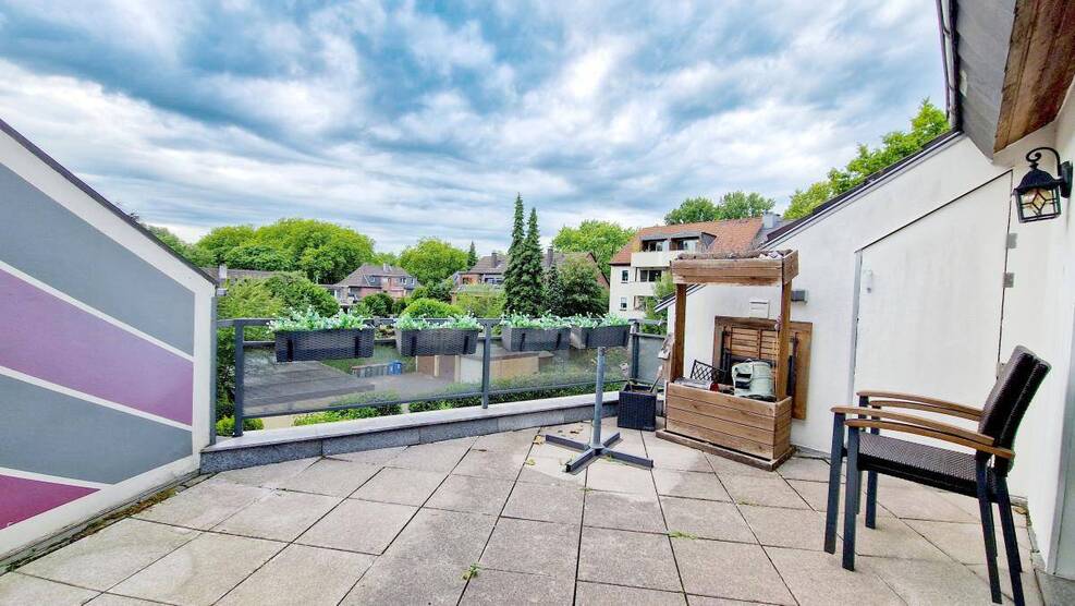 Moderne Wohnung mit Dachterrasse in einem Vierfamilienhaus. 3 zimmer