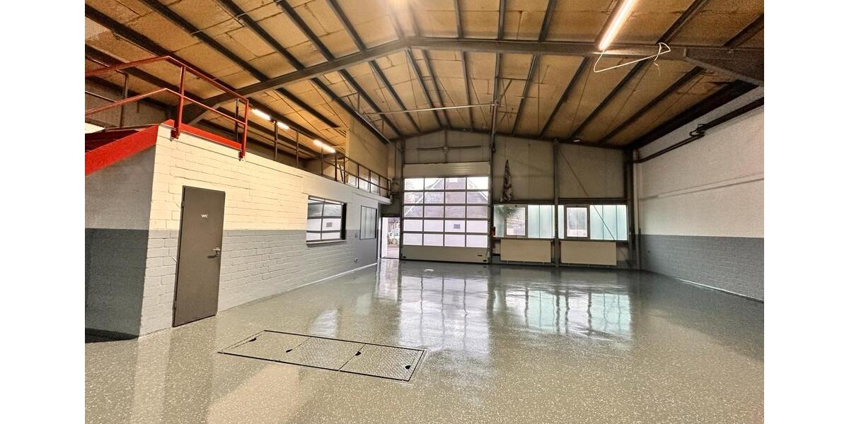 Zwei Gewerbehallen (ehem. Kfz-Werkstatt) in Dorsten-Wulfen zimmer