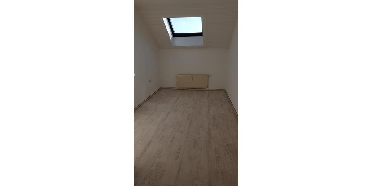 Zentrale Lage im Wohn-Geschäftshaus eine Wohnung frei 3 zimmer