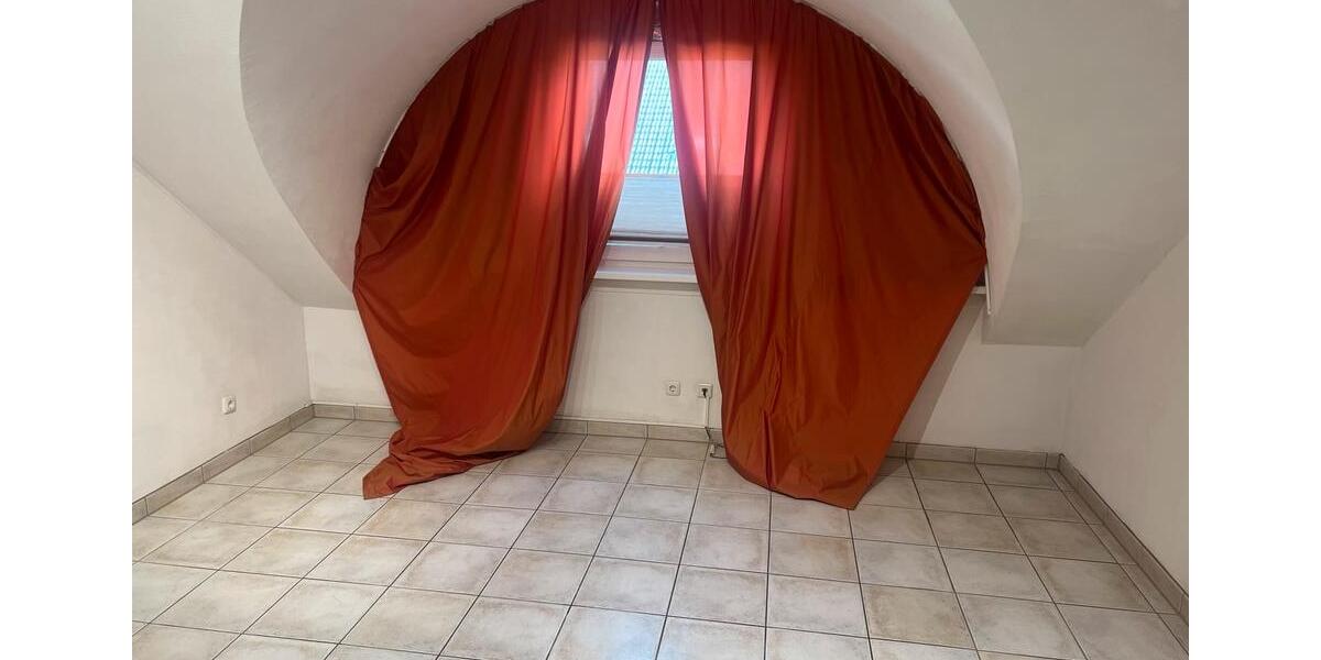 Dachgeschoßwohnung Oberhausen Alstaden - 2 Zimmer, 120 m&sup2;, 1.240&euro; | Angebot:25083113