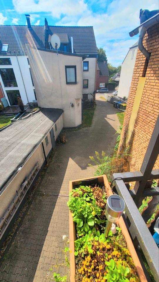 Freie 4 Zimmer EG Wohnung im Zweifamilienhaus + Dreifamilienhaus zimmer