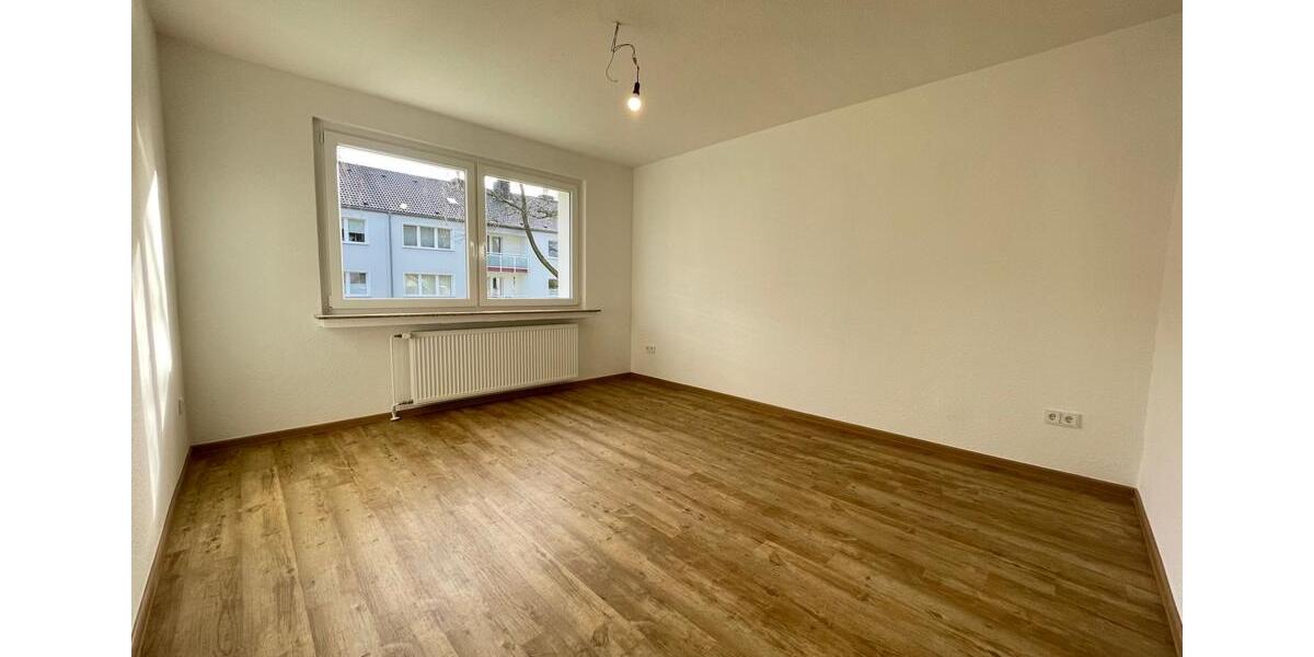 Etagenwohnung Essen Stadtbezirk IV - 4 Zimmer, 87 m&sup2;, 854&euro; | Angebot:26425514