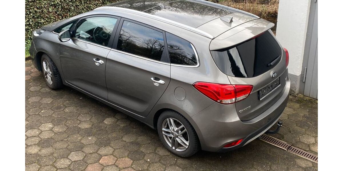 Kia Carens 77.000 km 12.000 &euro; Duisburg 47269
