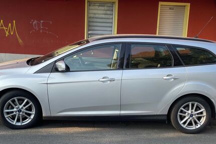 Ford Focus 109.000 km 7.490 &euro; Duisburg 47055