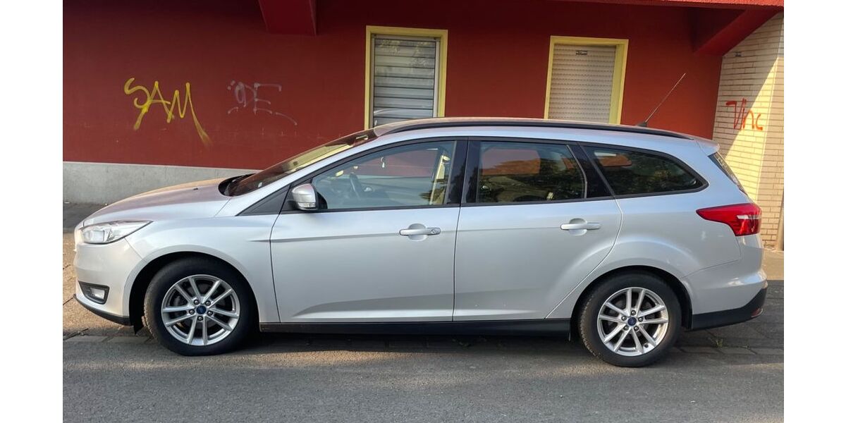 Ford Focus 109.000 km 7.490 &euro; Duisburg 47055