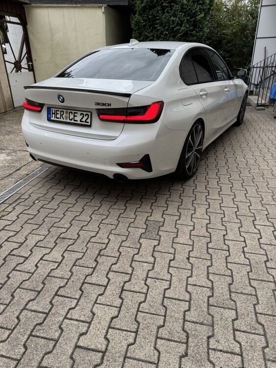 330i