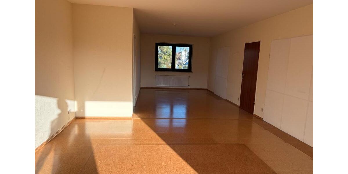 Etagenwohnung Oberhausen Schmachtendorf - 4 Zimmer, 95 m&sup2;, 1.470&euro; | Angebot:25311025