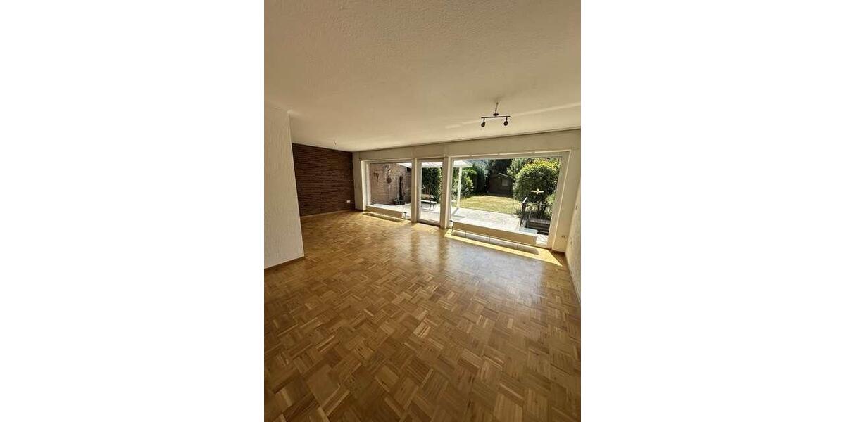 Reihenhaus Meerbusch Kierst - 5 Zimmer, 135 m&sup2;, 1.810&euro; | Angebot:25223883