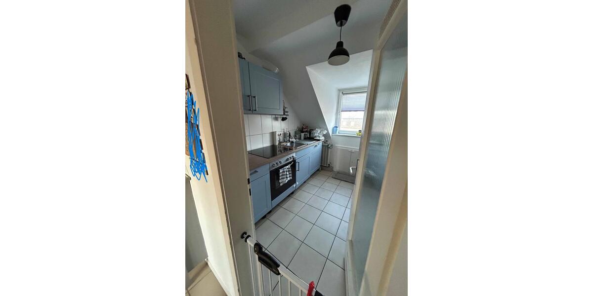 3 Zimmer DG-Wohnung mit Küche und Balkon in Fischeln 3 zimmer