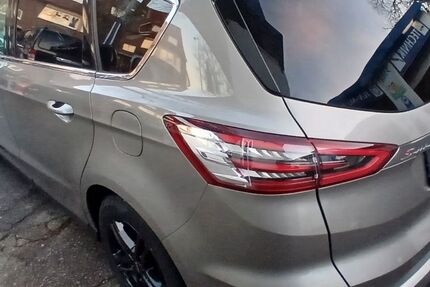 Ford S-Max 148.000 km 13.950 &euro; Duisburg 47249