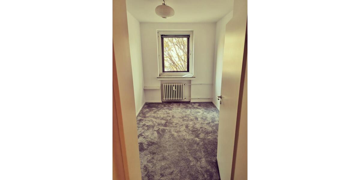 Familienfreundliche Eigentumswohnung in Düsseldorf-Düsselta 5.5 zimmer