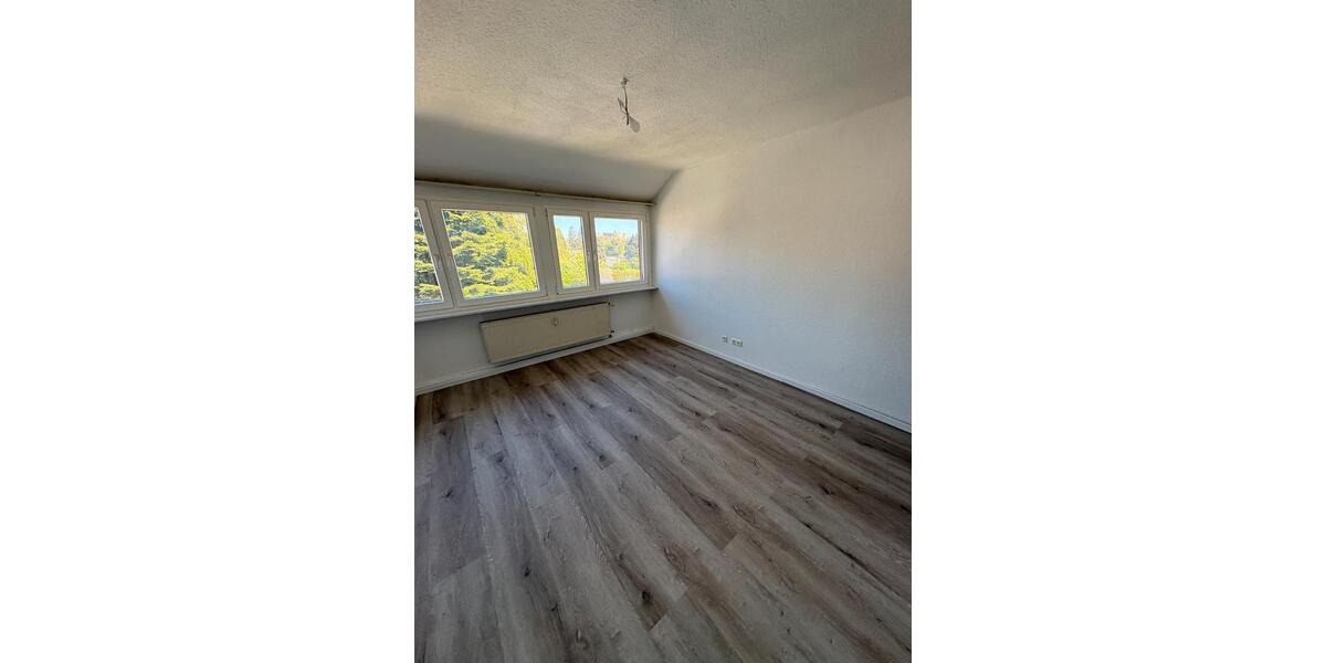 Dachgeschoßwohnung Oberhausen - 2 Zimmer, 50 m&sup2;, 590&euro; | Angebot:26405960